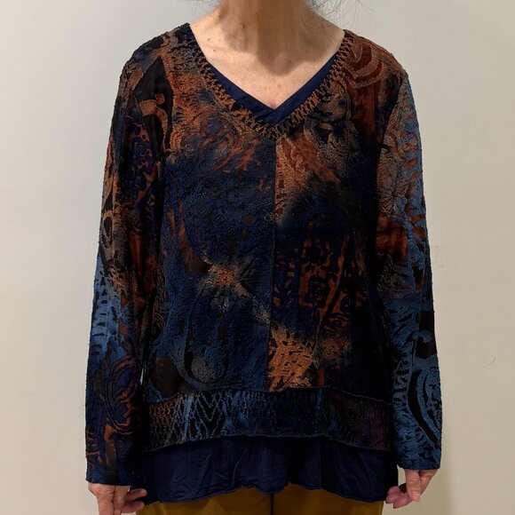 ๐ Sale! ๐ Kamana burnout tie-dye multi-layered V-neck sweater, L - Picture 2 of 8